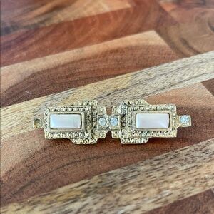 Vintage Elegant Gold and Cream Brooch